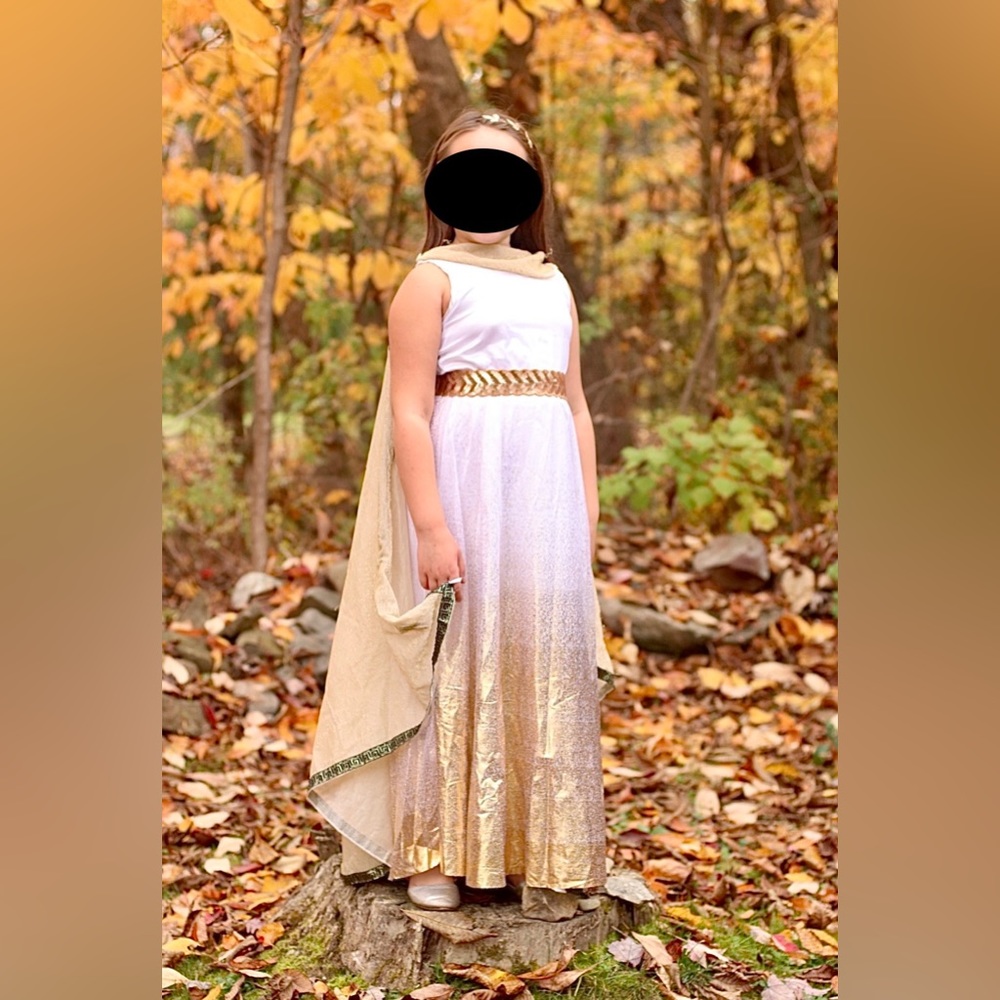 Spirit Halloween Golden Goddess Signature Collection Child 8-10